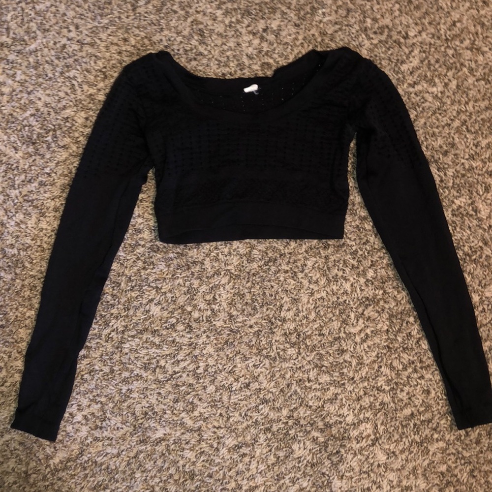 Athletic long sleeve crop top